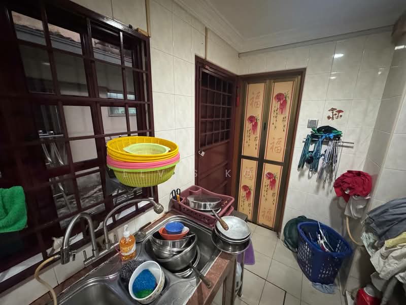 2-storey Terraced House for Sale in TAMAN PUCHONG UTAMA (Puchong) - Elvis Kok - Kitchen - PropertyGuru.com.my