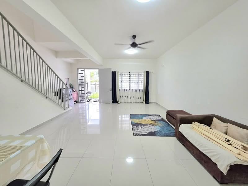 Rumah Teres 2 Tingkat untuk Dijual di Sepang (Selangor) - Mohd Aizat Saiful Bahri - Living Room - PropertyGuru.com.my