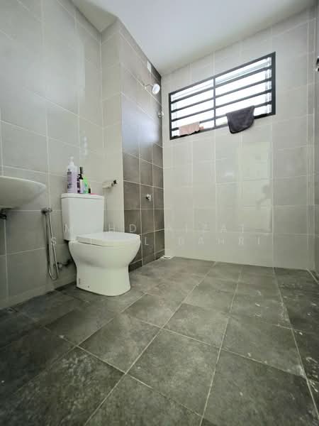 Rumah Teres 2 Tingkat untuk Dijual di Sepang (Selangor) - Mohd Aizat Saiful Bahri - Bathroom - PropertyGuru.com.my