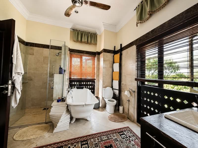 Rumah Banglo untuk Dijual di Kota Damansara (Selangor) - Sa'a Nordin - Bathroom - PropertyGuru.com.my