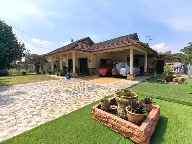 Rumah Banglo untuk Dijual di Bukit Sentosa (Rawang) - Fahana Rashid - Exterior - PropertyGuru.com.my