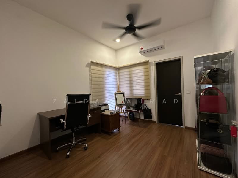 Rumah Teres 2 Tingkat untuk Dijual di Taman Sepang (Sepang) - Zaidah Ahmad - Study - PropertyGuru.com.my