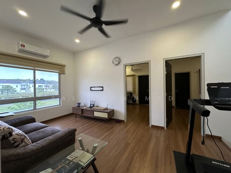 Rumah Teres 2 Tingkat untuk Dijual di Taman Sepang (Sepang) - Zaidah Ahmad - Living Room - PropertyGuru.com.my