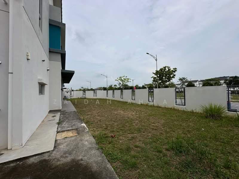 Rumah Teres 2 Tingkat untuk Dijual di Taman Sepang (Sepang) - Zaidah Ahmad - Exterior - PropertyGuru.com.my