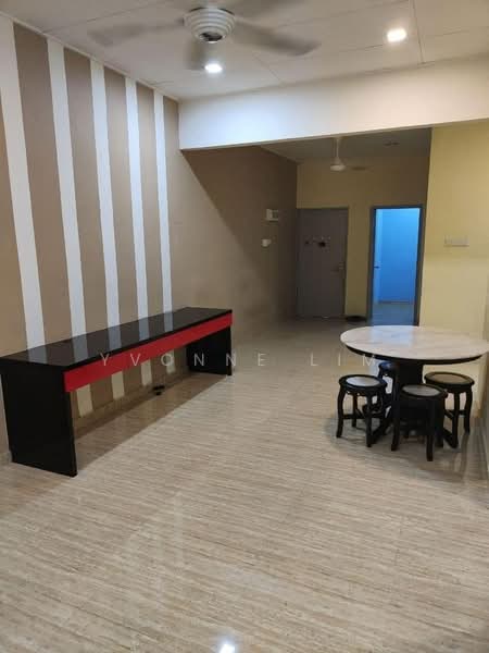 Pangsapuri untuk Dijual di Taman Ehsan Jaya - Yvonne Lim - Living Room - PropertyGuru.com.my