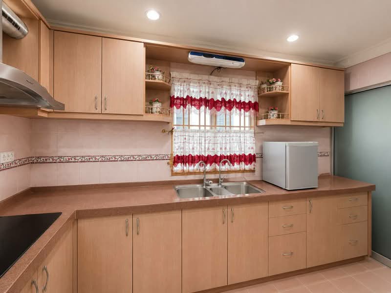 2-storey Terraced House for Sale in Seksyen 5 (Kota Damansara) - Ali Idris - Kitchen - PropertyGuru.com.my