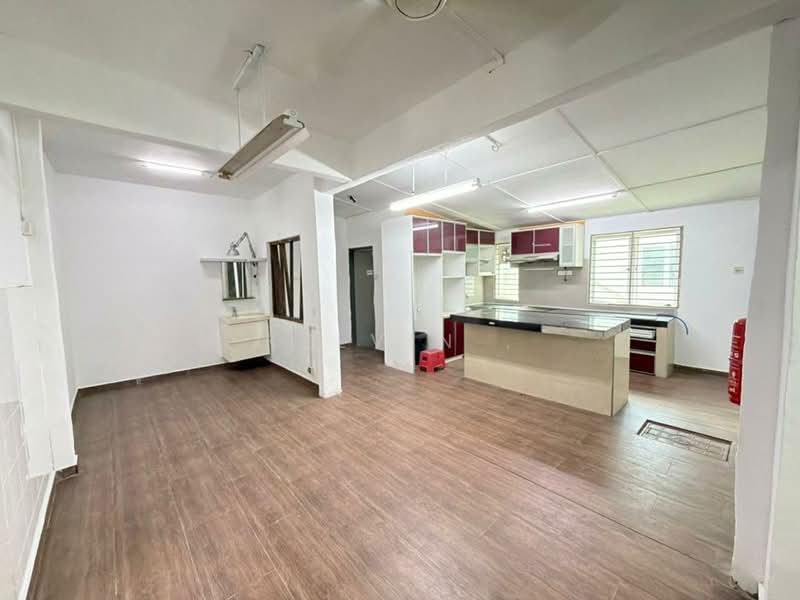 2-storey Terraced House for Sale in Bandar Bukit Beruntung (Bukit Beruntung) - Kelvin . - Kitchen - PropertyGuru.com.my