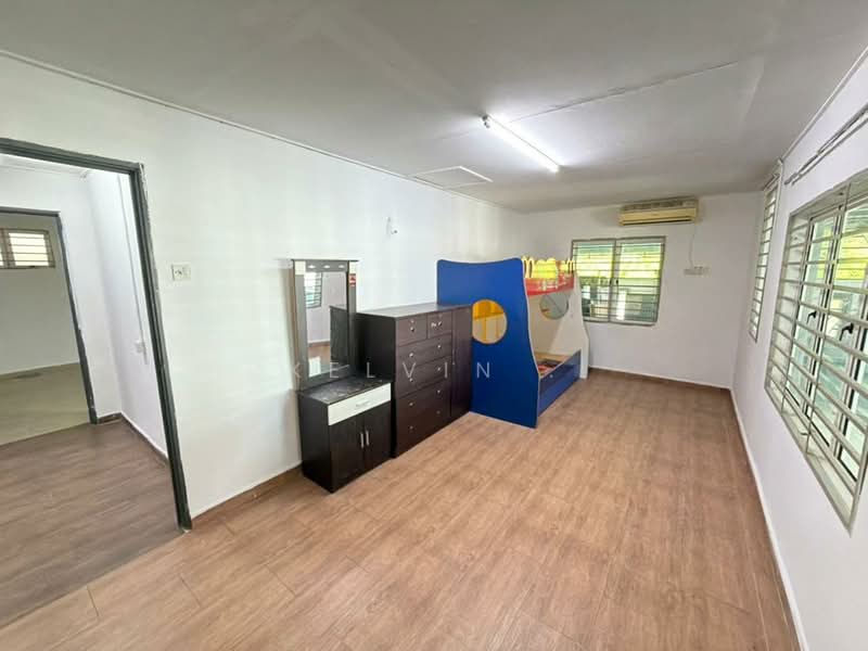 2-storey Terraced House for Sale in Bandar Bukit Beruntung (Bukit Beruntung) - Kelvin . - Bedroom - PropertyGuru.com.my