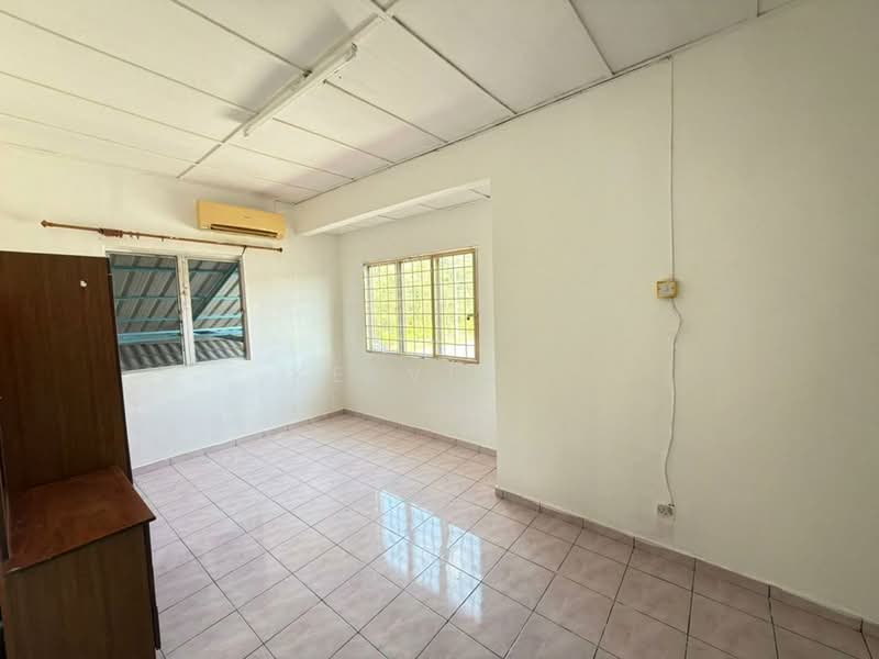 2-storey Terraced House for Sale in Bandar Bukit Beruntung (Bukit Beruntung) - Kelvin . - Interior - PropertyGuru.com.my
