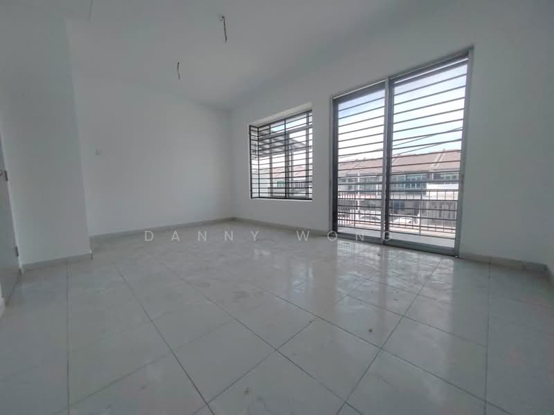 2-storey Terraced House for Sale in Taman Kundang Jaya (Rawang) - Danny Wong - PropertyGuru.com.my