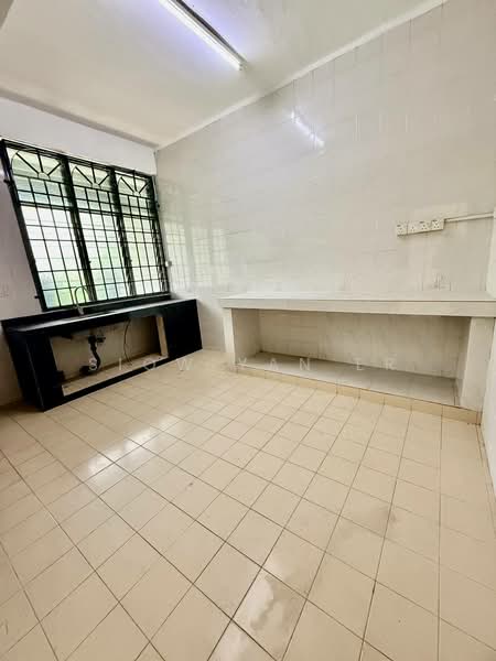2-storey Terraced House for Sale in Taman Johor Jaya (Johor Bahru) - Siow Yan Er - Kitchen - PropertyGuru.com.my