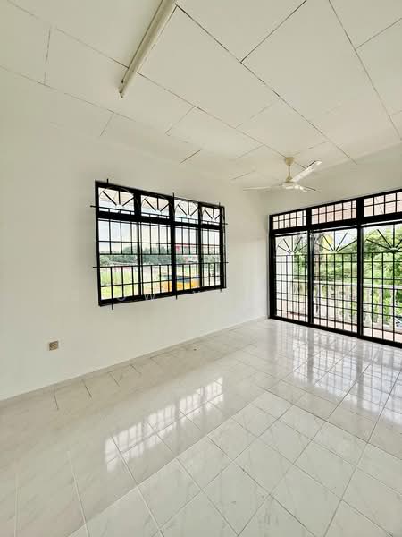 2-storey Terraced House for Sale in Taman Johor Jaya (Johor Bahru) - Siow Yan Er - Living Room - PropertyGuru.com.my