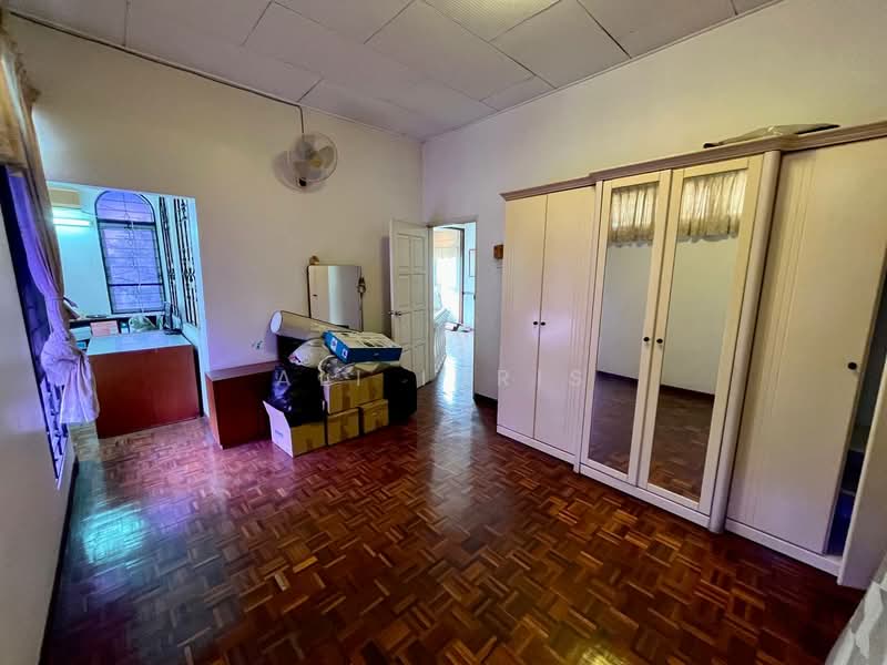 Rumah Teres 2.5 Tingkat untuk Dijual di Ukay Heights (Ampang) - Ali Idris - Bedroom - PropertyGuru.com.my
