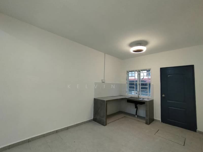 2-storey Terraced House for Sale in Bukit Sentosa (Rawang) - Kelvin . - Kitchen - PropertyGuru.com.my