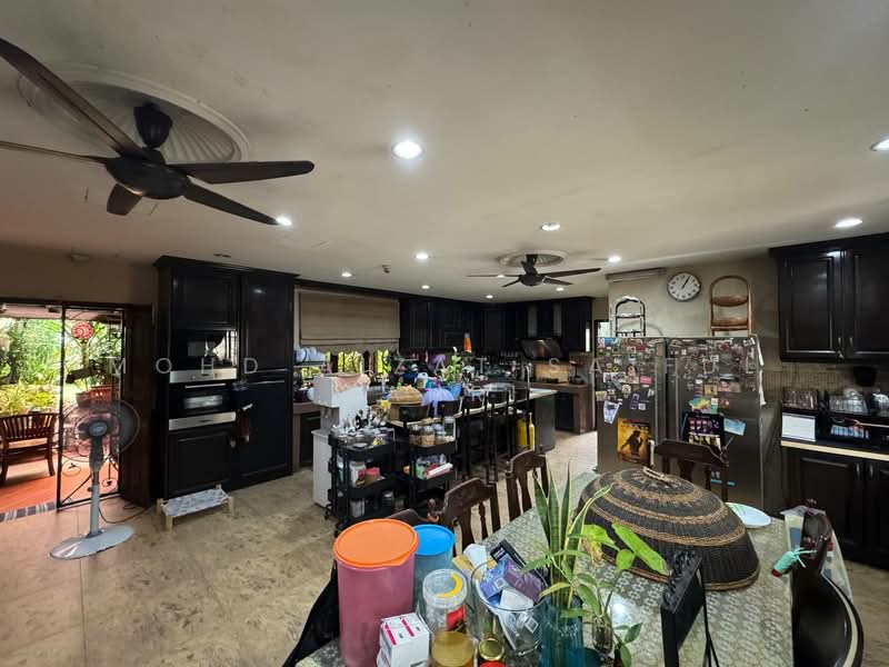 2-storey Terraced House for Sale in Usj 11 (Subang Jaya) - Mohd Aizat Saiful Bahri - Kitchen - PropertyGuru.com.my