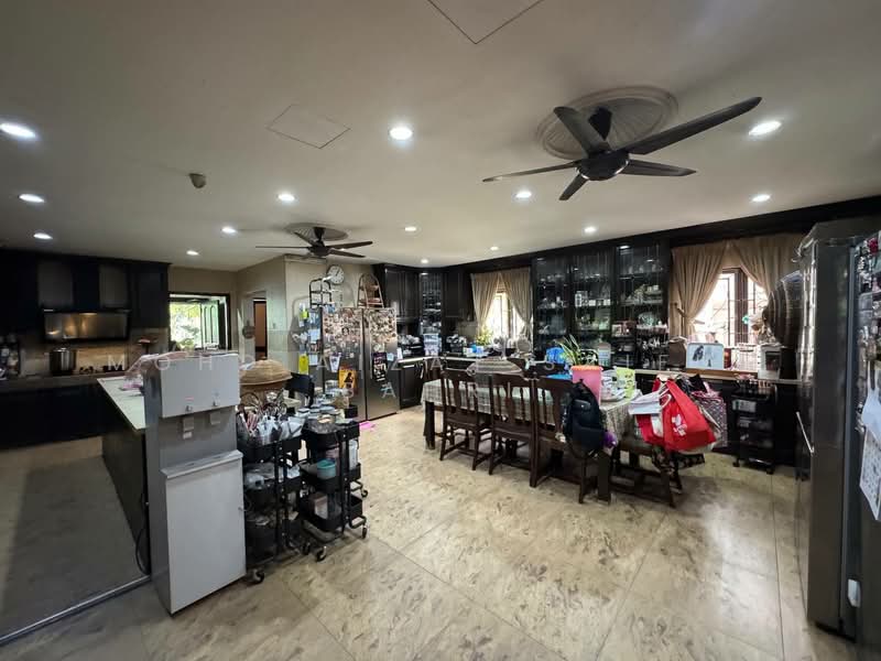 2-storey Terraced House for Sale in Usj 11 (Subang Jaya) - Mohd Aizat Saiful Bahri - Kitchen - PropertyGuru.com.my