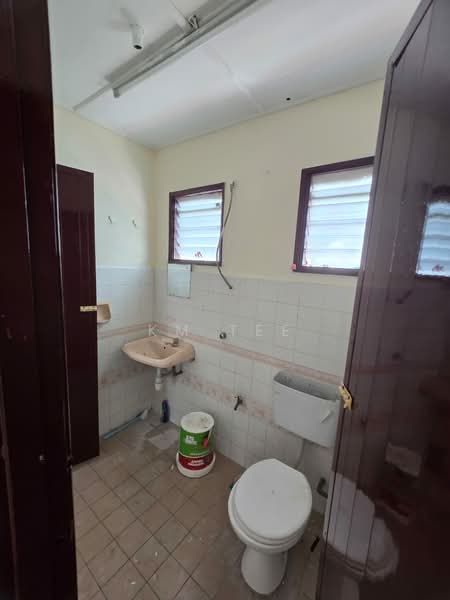 2-storey Terraced House for Rent in Taman Bukit Mayang Emas (Petaling Jaya) - KM Tee - Bathroom - PropertyGuru.com.my