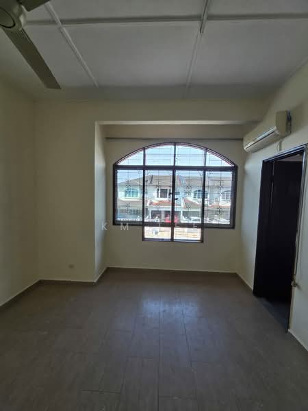 2-storey Terraced House for Rent in Taman Bukit Mayang Emas (Petaling Jaya) - KM Tee - Living Room - PropertyGuru.com.my