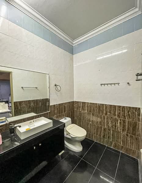 Bungalow for Sale in Kampung Datuk Keramat (Keramat) - Mohd Aizat Saiful Bahri - Bathroom - PropertyGuru.com.my