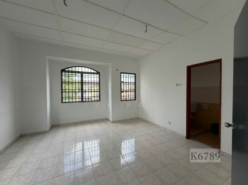Rumah Teres 2 Tingkat untuk Dijual di Bandar Bukit Tinggi 2 (Klang) - Ivy Por - Living Room - PropertyGuru.com.my