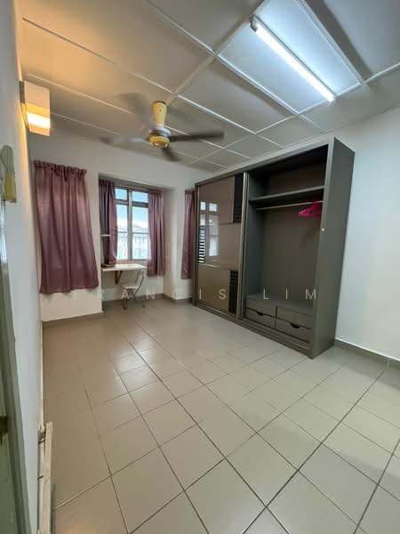 Apartment for Sale at Sri Pinang Apartment - Francis Lim - Bedroom - PropertyGuru.com.my