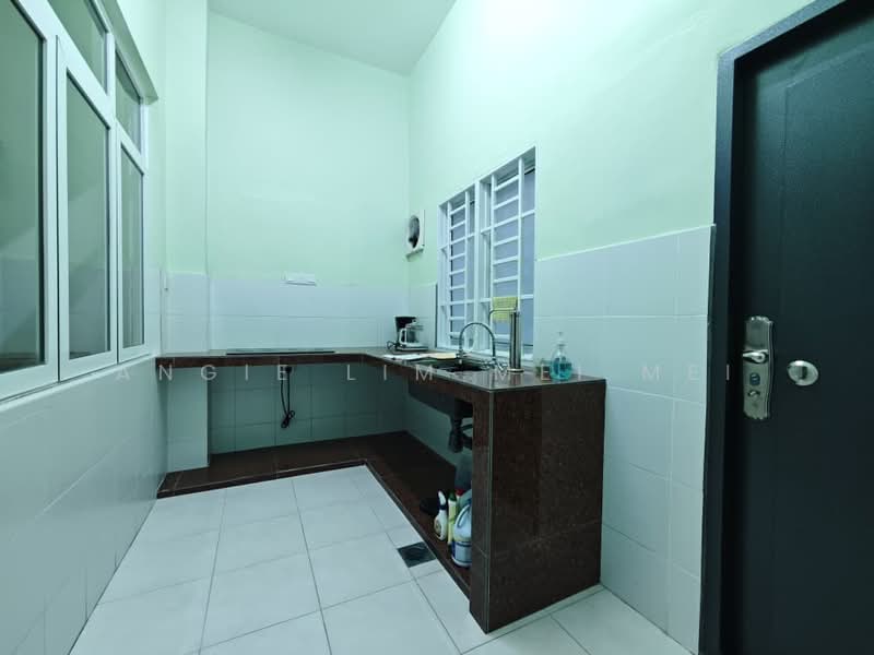 Bungalow for Rent in Ayer Keroh (Melaka) - Angie Lim Mei Mei - Kitchen - PropertyGuru.com.my