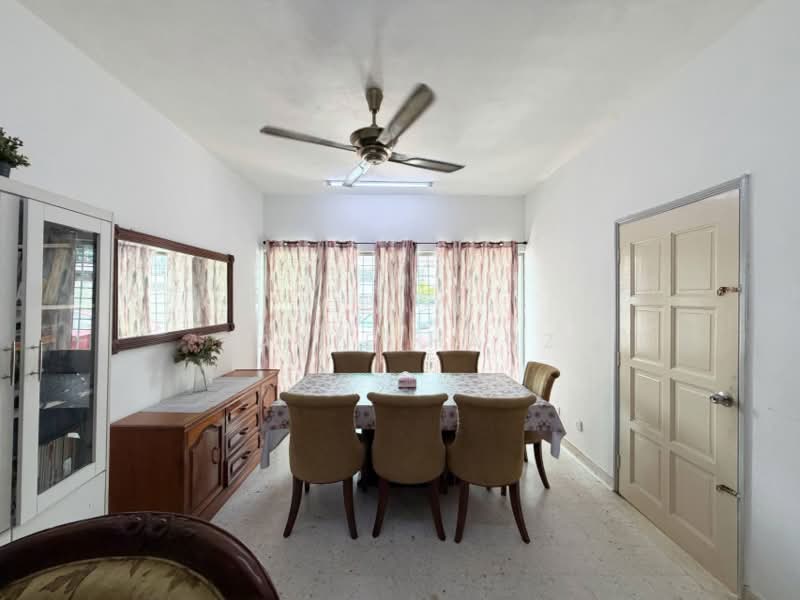 2-storey Terraced House for Sale in Ulu Kelang (Selangor) - Hanif Hanz - Dining Room - PropertyGuru.com.my