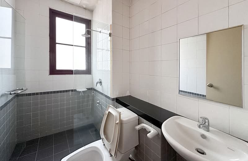 Kondominium untuk Disewa di Surian Condominium - Tarsha Lim - Bathroom - PropertyGuru.com.my