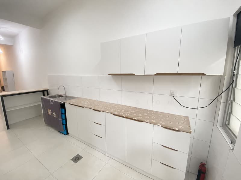 Rumah Teres 2 Tingkat untuk Disewa di Bandar Gamuda Gardens (Rawang) - Michael Siong - Kitchen - PropertyGuru.com.my