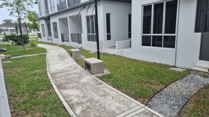 Townhouse for Rent in Taman Sri Sentosa (Klang) - Stella Tan - Exterior - PropertyGuru.com.my