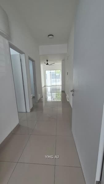 Townhouse for Rent in Taman Sri Sentosa (Klang) - Stella Tan - Corridor - PropertyGuru.com.my