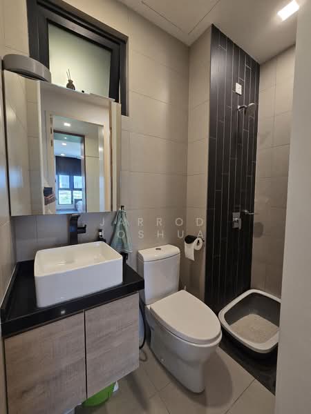 Service Residence for Sale at H2O Residences - Jarrod Joshua - Bathroom - PropertyGuru.com.my