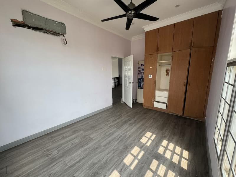 Rumah Banglo untuk Dijual di Seksyen 2 (Shah Alam) - Ali Idris - Bedroom - PropertyGuru.com.my