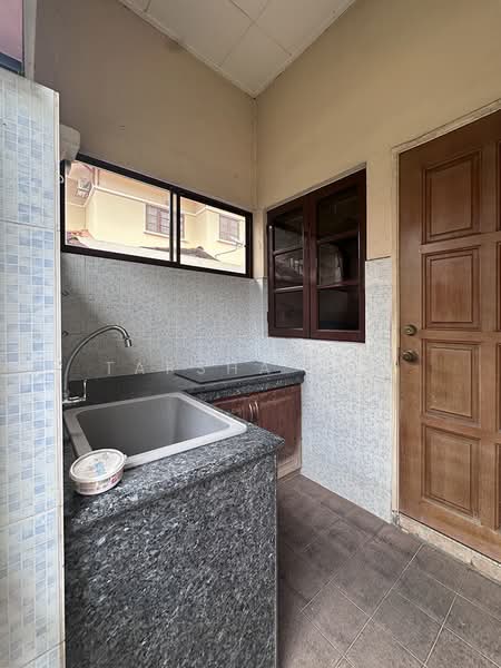 Rumah Banglo untuk Dijual di Mutiara Damansara (Selangor) - Tarsha Lim - Kitchen - PropertyGuru.com.my