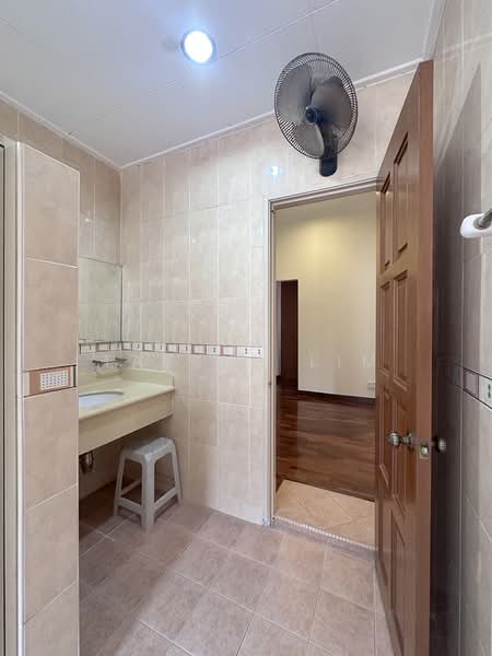 Rumah Banglo untuk Dijual di Mutiara Damansara (Selangor) - Tarsha Lim - Bathroom - PropertyGuru.com.my