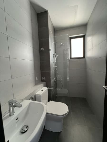 Semi-Detached House for Sale in Bandar Kinrara Seksyen 8 (Bandar Kinrara) - Kent Lai - Bathroom - PropertyGuru.com.my