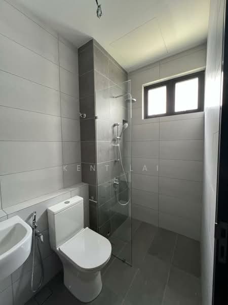 Semi-Detached House for Sale in Bandar Kinrara Seksyen 8 (Bandar Kinrara) - Kent Lai - Bathroom - PropertyGuru.com.my