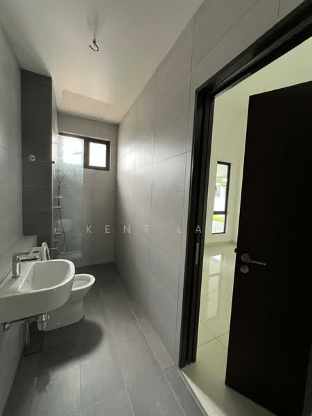 Semi-Detached House for Sale in Bandar Kinrara Seksyen 8 (Bandar Kinrara) - Kent Lai - Bathroom - PropertyGuru.com.my