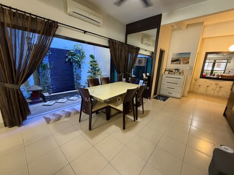 3-storey Terraced House for Sale in Taman Bukit Prima (Cheras) - Yumiko Kew - Dining Room - PropertyGuru.com.my