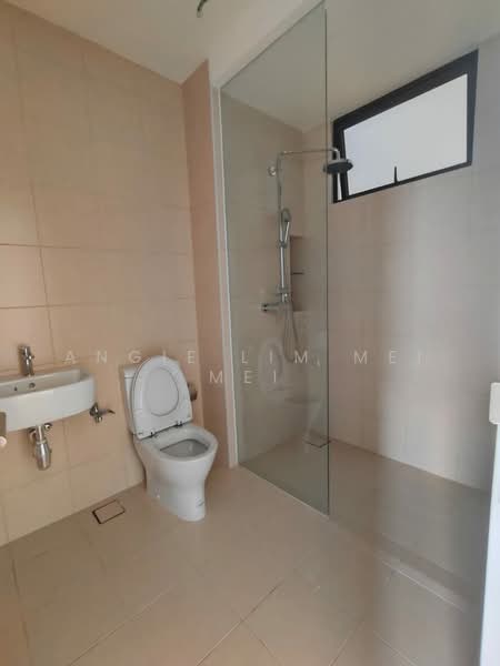 Servis Apartment untuk Dijual di The Apple - Angie Lim Mei Mei - Bathroom - PropertyGuru.com.my