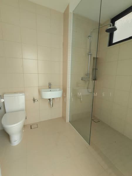 Servis Apartment untuk Dijual di The Apple - Angie Lim Mei Mei - Bathroom - PropertyGuru.com.my