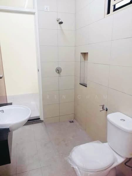 2-storey Terraced House for Sale in Taman Bukit Minyak Utama (Bukit Mertajam) - Darren Cham - Bathroom - PropertyGuru.com.my