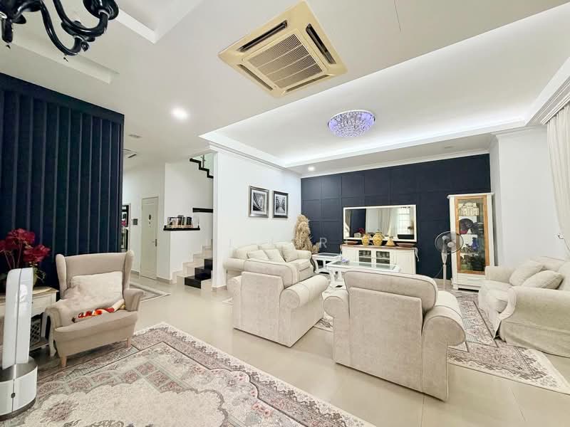 Bungalow for Sale in Bandar Putra Permai (Seri Kembangan) - Ali Idris - Living Room - PropertyGuru.com.my