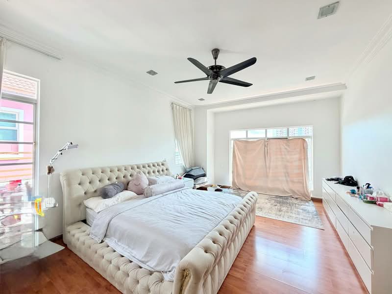 Bungalow for Sale in Bandar Putra Permai (Seri Kembangan) - Ali Idris - Bedroom - PropertyGuru.com.my