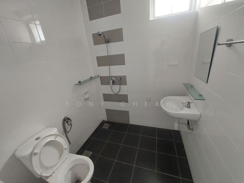 Condominium for Sale at Boulevard Condominium (BLVD) - Tony Cheah - Bathroom - PropertyGuru.com.my