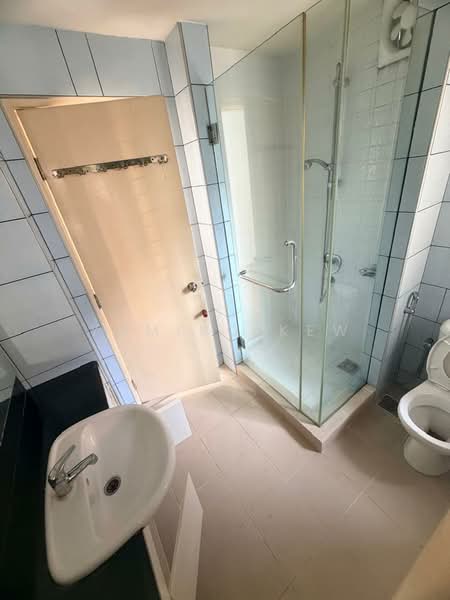 3-storey Terraced House for Sale in Lake Fields (Sungai Besi) - Yumiko Kew - Bathroom - PropertyGuru.com.my