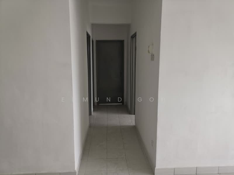 Service Residence for Sale at Serdang Skyvillas (Serdang Perdana) - Edmund Goh - Corridor - PropertyGuru.com.my