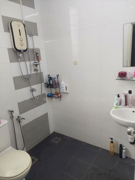 Condominium for Sale at Boulevard Condominium (BLVD) - Tony Cheah - Bathroom - PropertyGuru.com.my