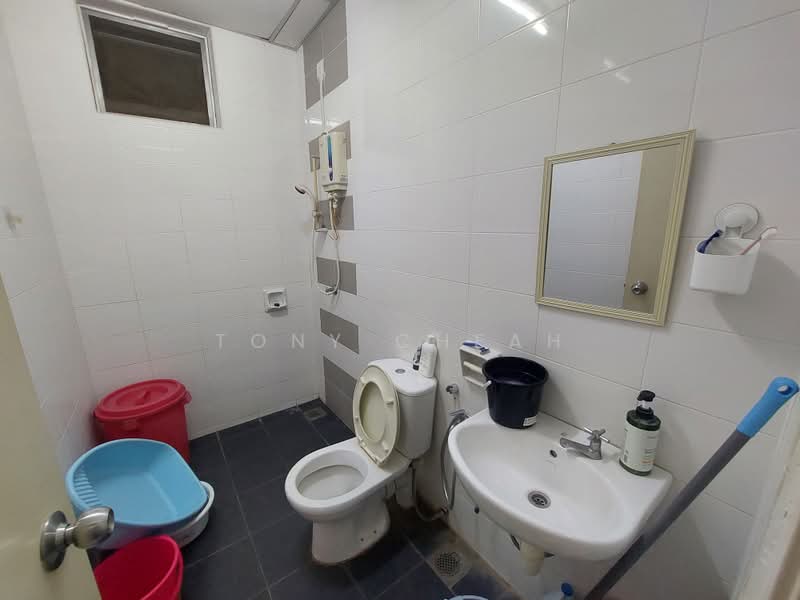 Condominium for Sale at Boulevard Condominium (BLVD) - Tony Cheah - Bathroom - PropertyGuru.com.my