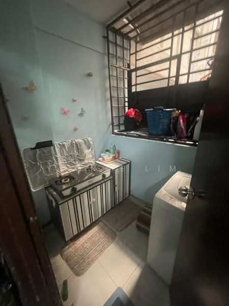 Apartment for Sale at Pangsapuri Desa Melayu - Yvonne Lim - Kitchen - PropertyGuru.com.my